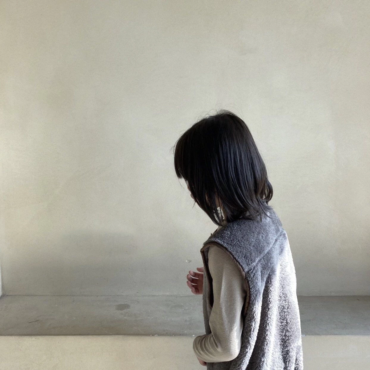 Sleep Vest - Charcoal 2 Sleep Vest - Charcoal - Image 2