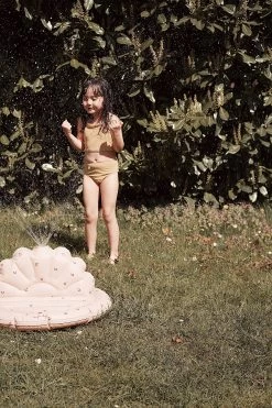 Shell Sprinkler - Cherry -Mini Moments Shop KS2422 SHELLSPRINKLER CHERRYBLUSH Extra2 8a411e1d e857 420c a96b 40d69df15c3b