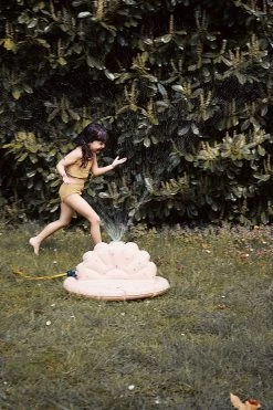 Shell Sprinkler - Cherry -Mini Moments Shop KS2422 SHELLSPRINKLER CHERRYBLUSH Extra4 56287b7d 2a0b 48e7 b2de 33261a9a2bda