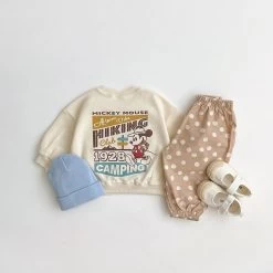 Hiking Club Sweatshirt - Cream